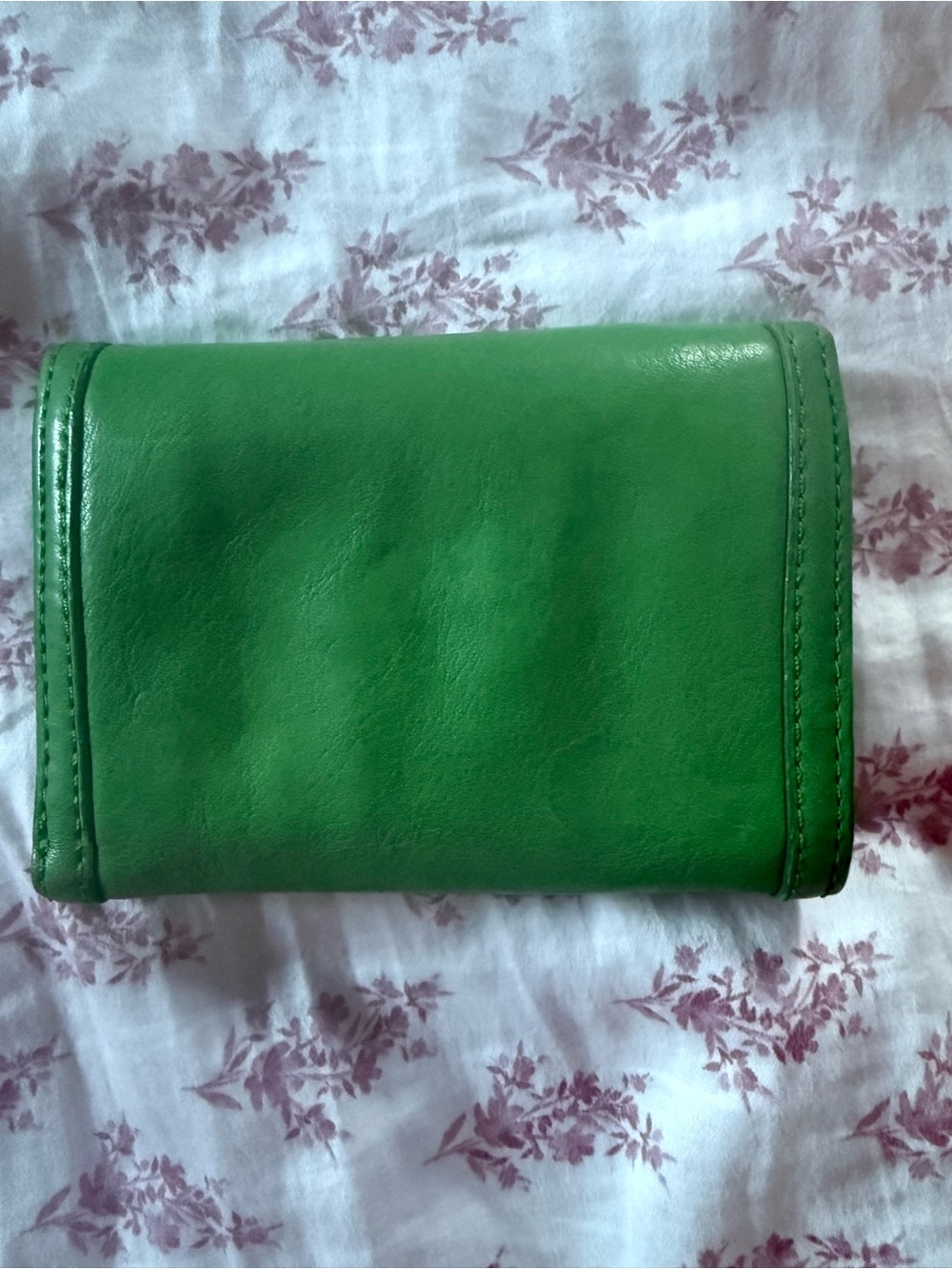 Marc by Marc Jacobs Leather Totally Turnlock Tri-Fold Wallet - Picture 2 of 4
